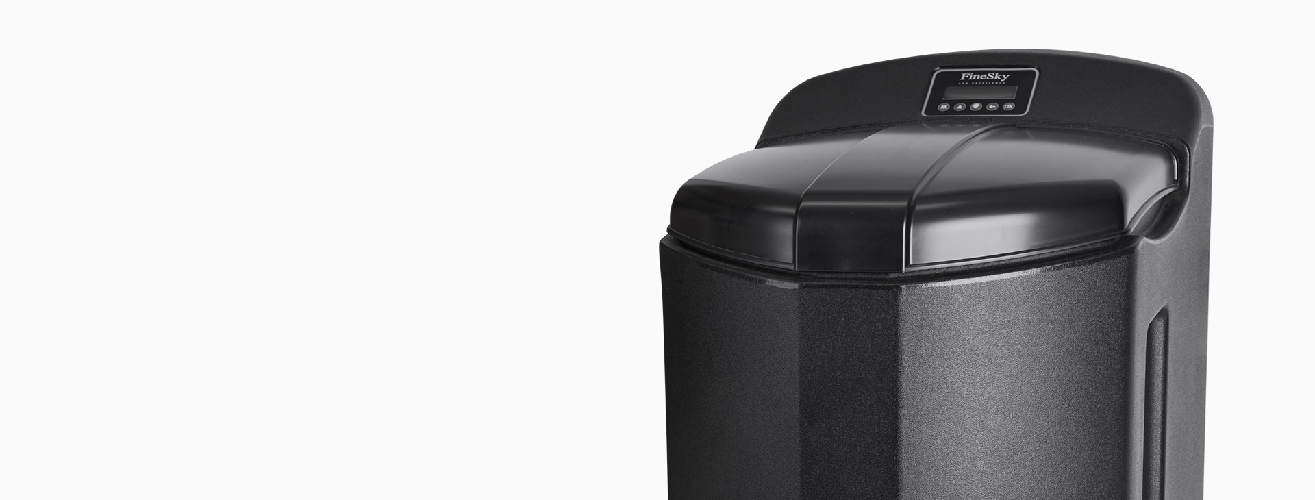 <h4>德國DUAL-TANK<br>雙罐中央軟水系統(tǒng)</h4>
<p>雙罐平行運作，交替再生，持續(xù)供應3500L/h軟水，樹脂再生期間亦不斷水。</p>