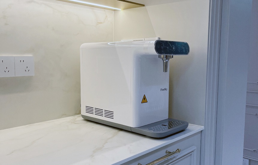 杭州西湖區(qū)客戶安裝前置過(guò)濾器+超濾凈水器+直飲機(jī)案例(圖3) 333 (3).jpg